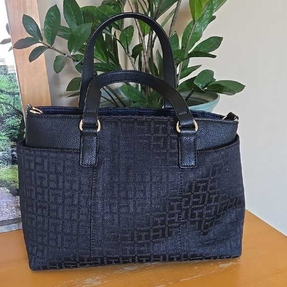 Tommy Hilfiger Evelyn II Tote-square Monogram Jacquard - Picture 2 of 11